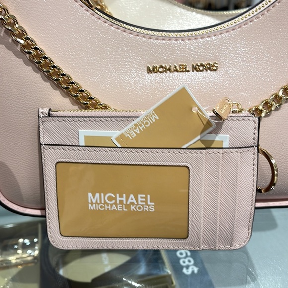 MICHAEL KORS SMALL TOP ZIP COINPOUCH WITH ID CARD CASE WALLET 
POWDER BLUSH 
Not - Picture 14 of 16